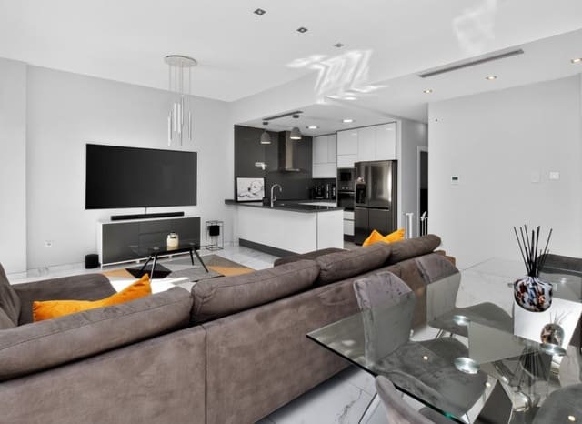 4 slaapkamer Villa te koop in Villamartin, Orihuela met zwembad garage - € 469.995 (Ref: 10175790)