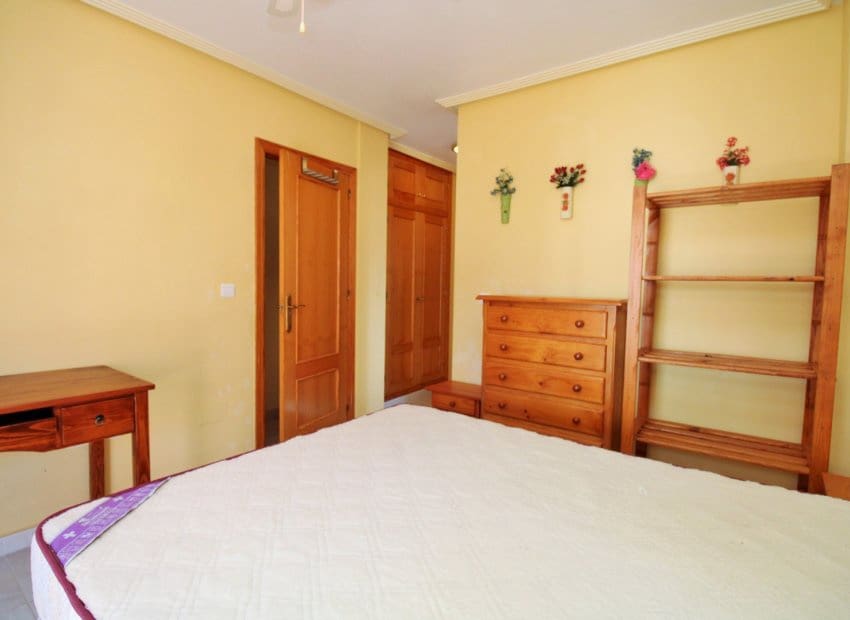 3 Zimmer Apartment zu verkaufen in Playa Flamenca mit Pool Garage - 169.000 € (Ref: 10175792)