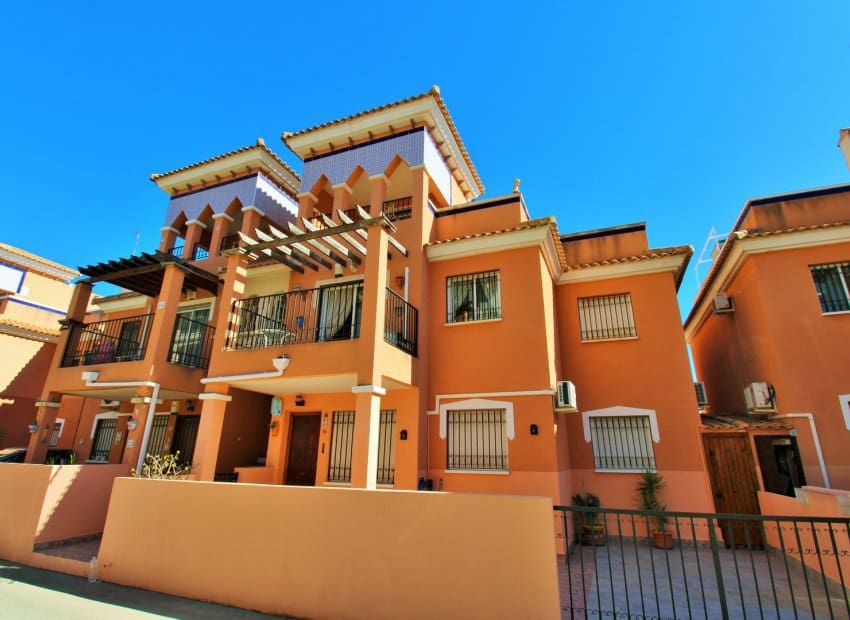 3 Zimmer Apartment zu verkaufen in Playa Flamenca mit Pool Garage - 169.000 € (Ref: 10175792)
