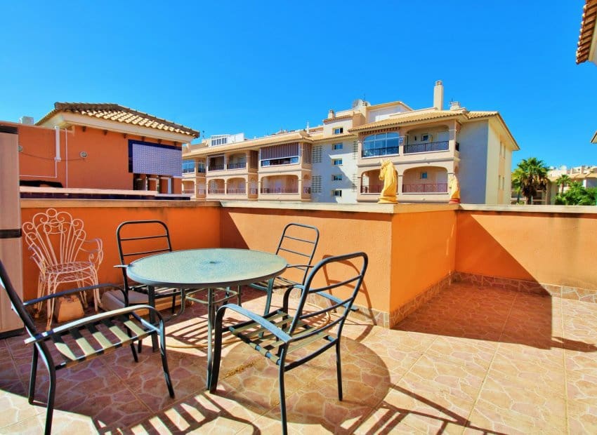 3 Zimmer Apartment zu verkaufen in Playa Flamenca mit Pool Garage - 169.000 € (Ref: 10175792)