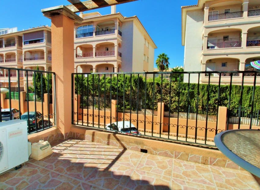 3 Zimmer Apartment zu verkaufen in Playa Flamenca mit Pool Garage - 169.000 € (Ref: 10175792)