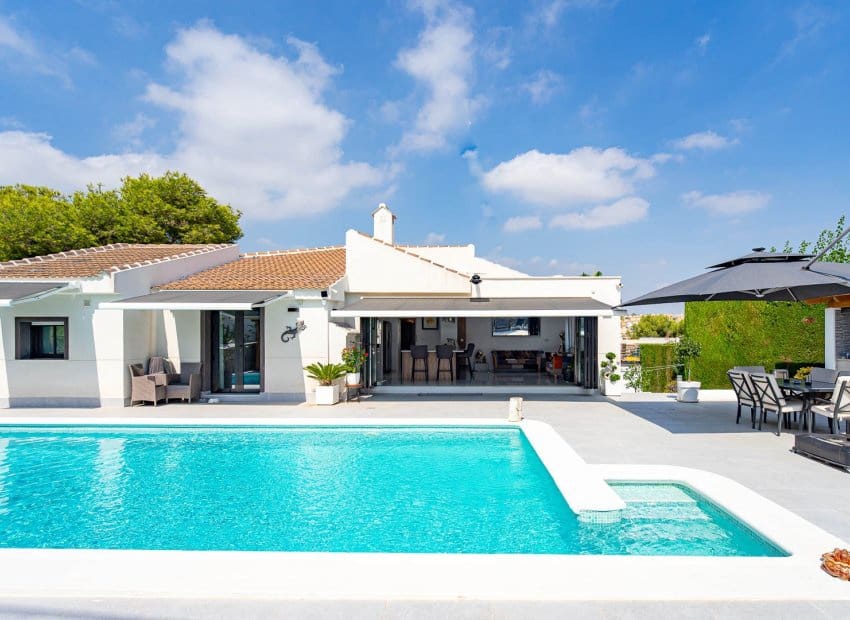 3 soverom Villa til salgs i Filipinas med svømmebasseng - € 770 000 (Ref: 10175794)