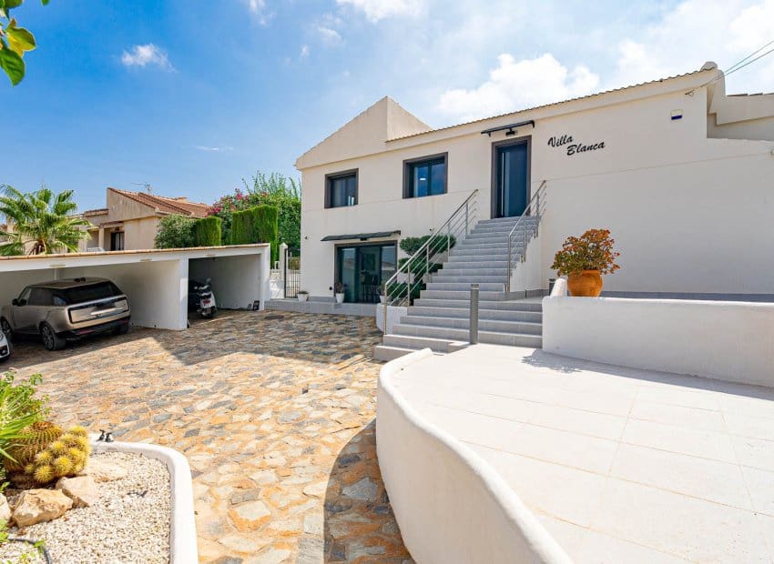 3 soverom Villa til salgs i Filipinas med svømmebasseng - € 770 000 (Ref: 10175794)
