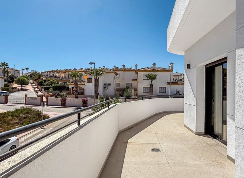 4 soverom Villa til salgs i Ciudad Quesada med svømmebasseng garasje - € 650 000 (Ref: 10175798)