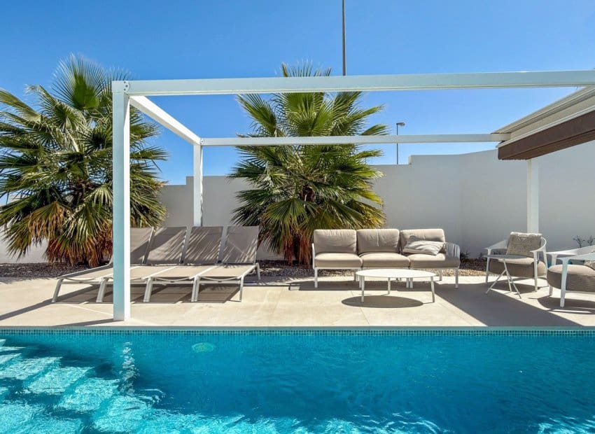 4 soverom Villa til salgs i Ciudad Quesada med svømmebasseng garasje - € 650 000 (Ref: 10175798)