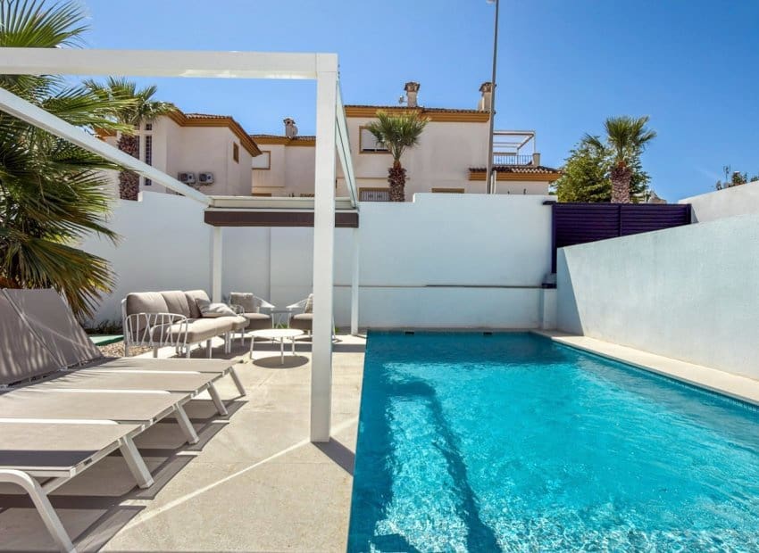 4 soverom Villa til salgs i Ciudad Quesada med svømmebasseng garasje - € 650 000 (Ref: 10175798)