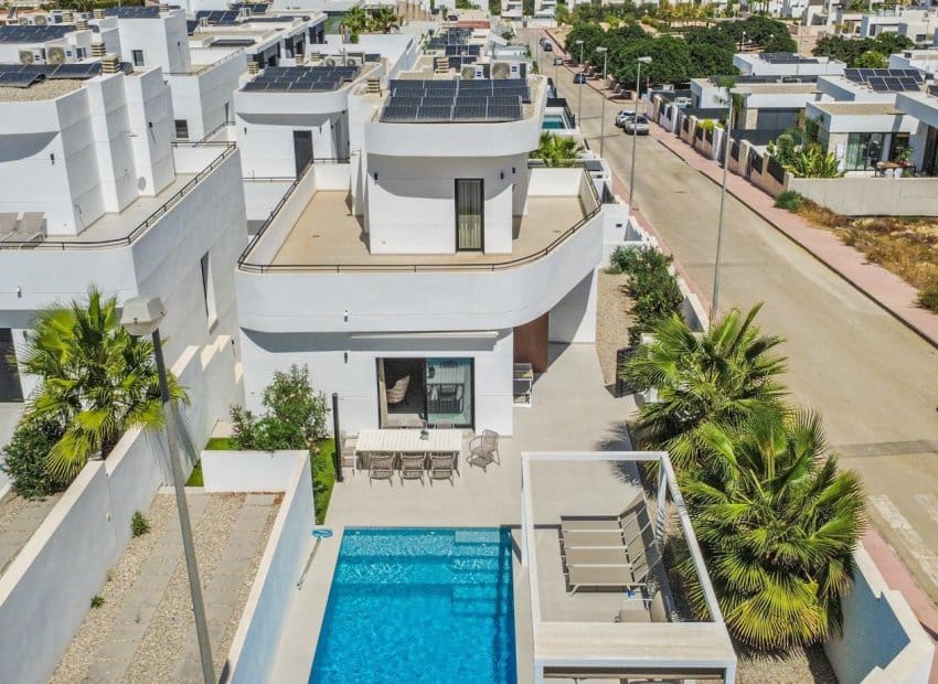 4 soverom Villa til salgs i Ciudad Quesada med svømmebasseng garasje - € 650 000 (Ref: 10175798)