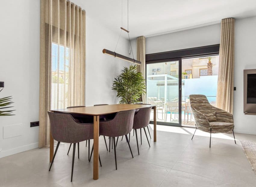 4 soverom Villa til salgs i Ciudad Quesada med svømmebasseng garasje - € 650 000 (Ref: 10175798)