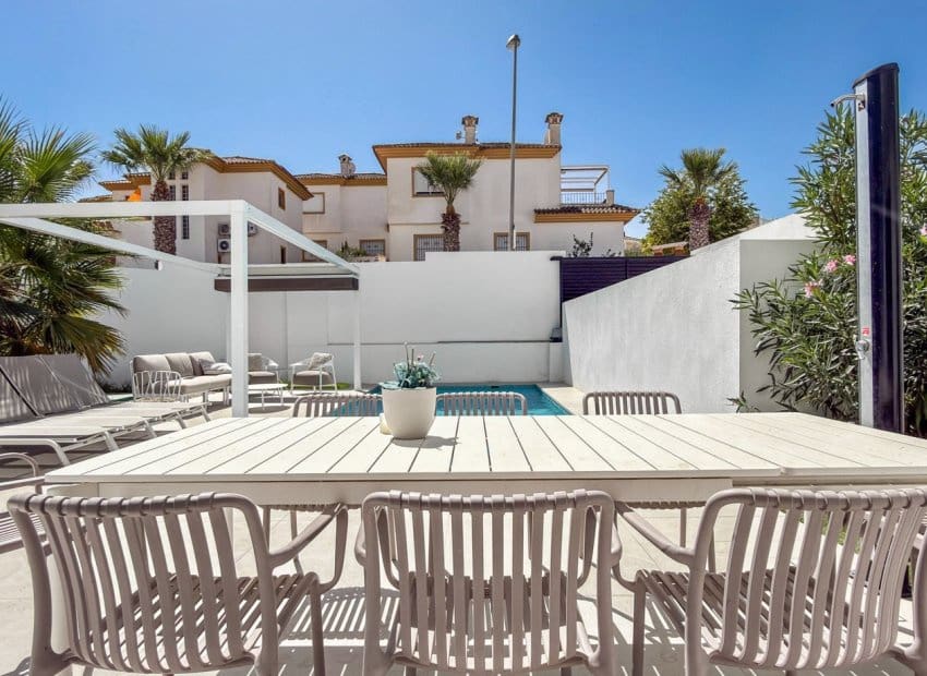 4 soverom Villa til salgs i Ciudad Quesada med svømmebasseng garasje - € 650 000 (Ref: 10175798)