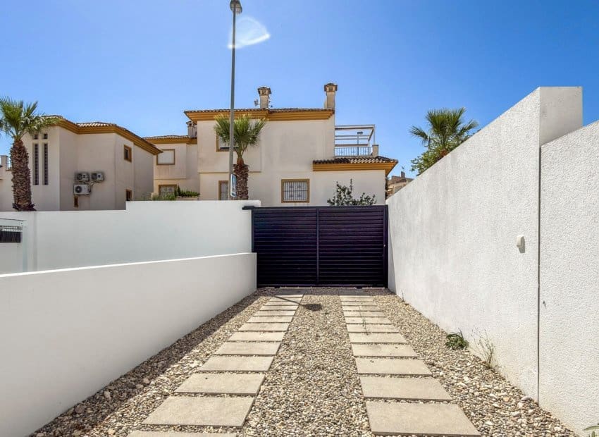 4 soverom Villa til salgs i Ciudad Quesada med svømmebasseng garasje - € 650 000 (Ref: 10175798)