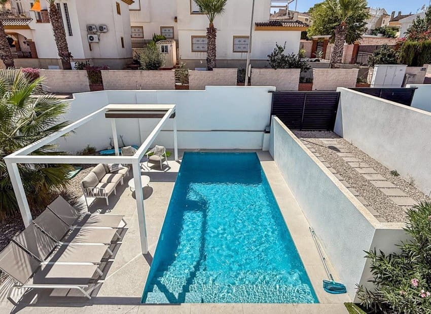 4 soverom Villa til salgs i Ciudad Quesada med svømmebasseng garasje - € 650 000 (Ref: 10175798)