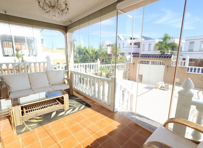 3 sypialnia Willa na sprzedaż w Filipinas z basenem garażem - 360 000 € (Ref: 10175801)