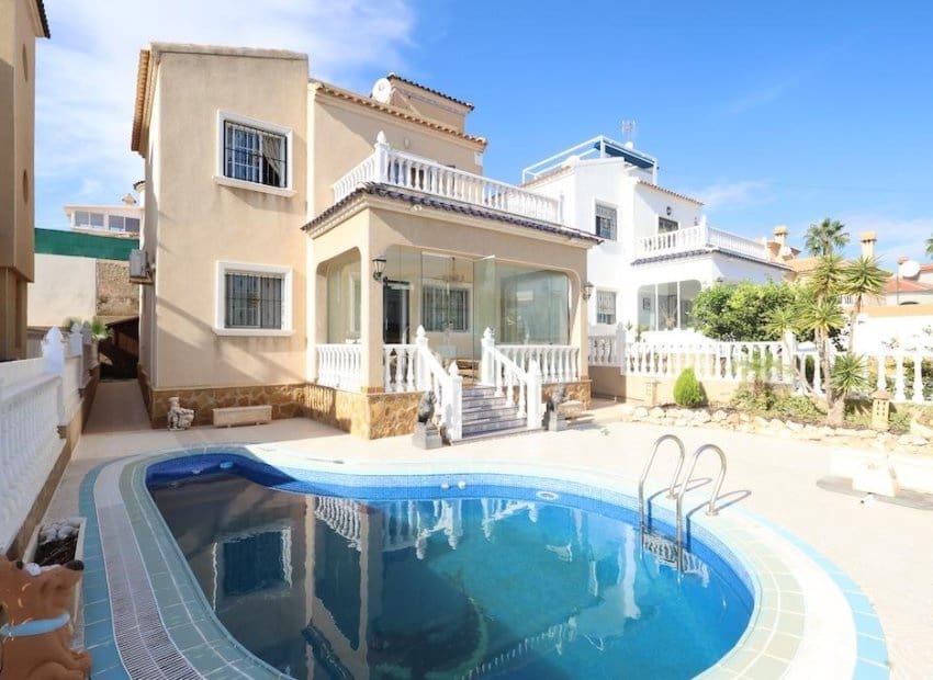 3 sypialnia Willa na sprzedaż w Filipinas z basenem garażem - 360 000 € (Ref: 10175801)