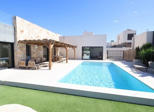 Chalet de 3 habitaciones en Algorfa en venta con piscina - 620.000 € (Ref: 10175802)