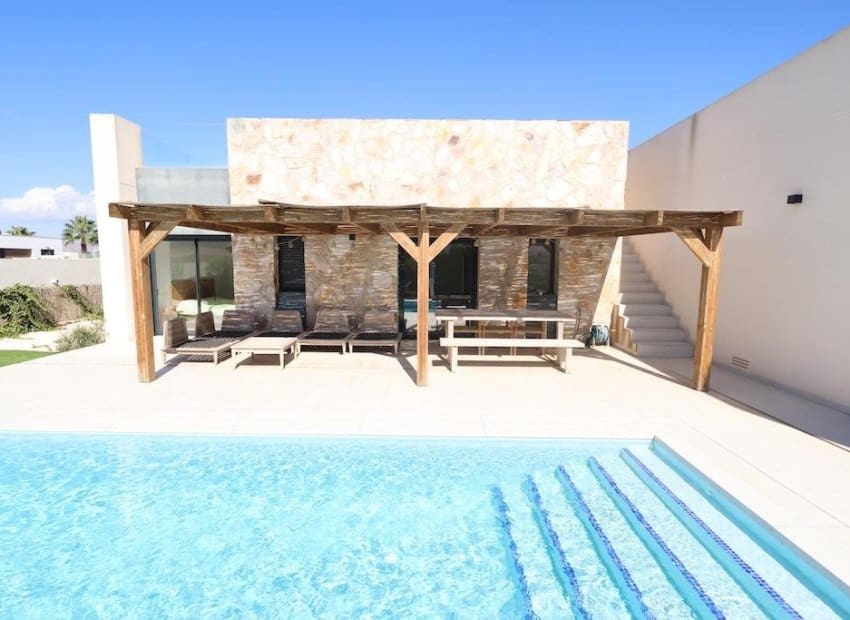 Chalet de 3 habitaciones en Algorfa en venta con piscina - 620.000 € (Ref: 10175802)