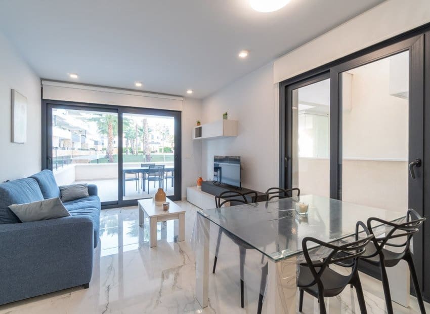 Apartamento de 2 habitaciones en Los Altos en venta con piscina garaje - 279.900 € (Ref: 10175808)