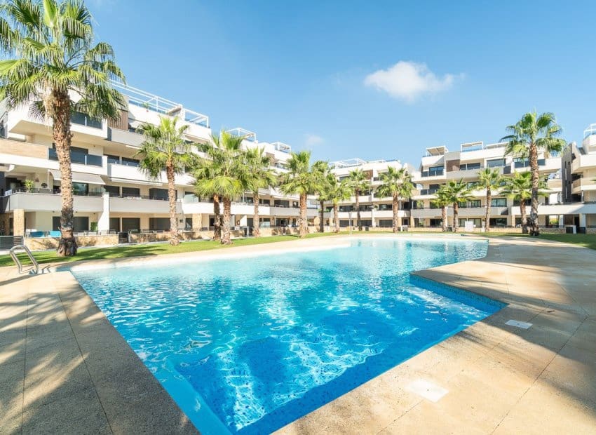 Apartamento de 2 habitaciones en Los Altos en venta con piscina garaje - 279.900 € (Ref: 10175808)