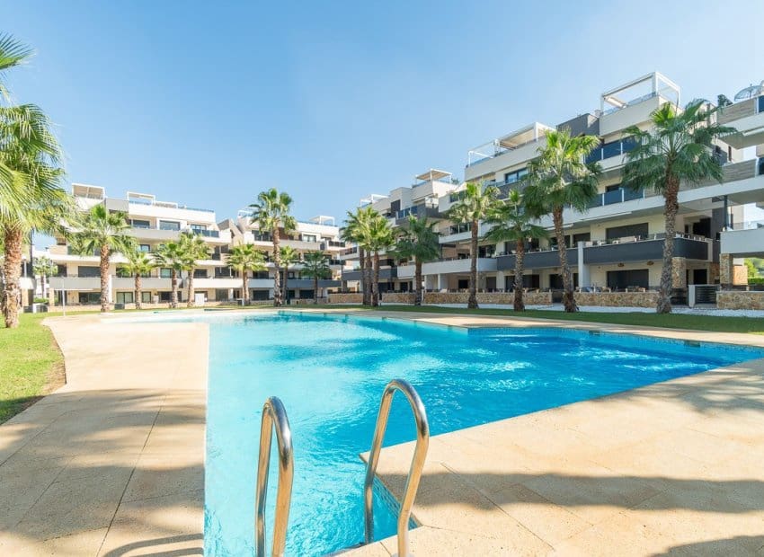 Apartamento de 2 habitaciones en Los Altos en venta con piscina garaje - 279.900 € (Ref: 10175808)