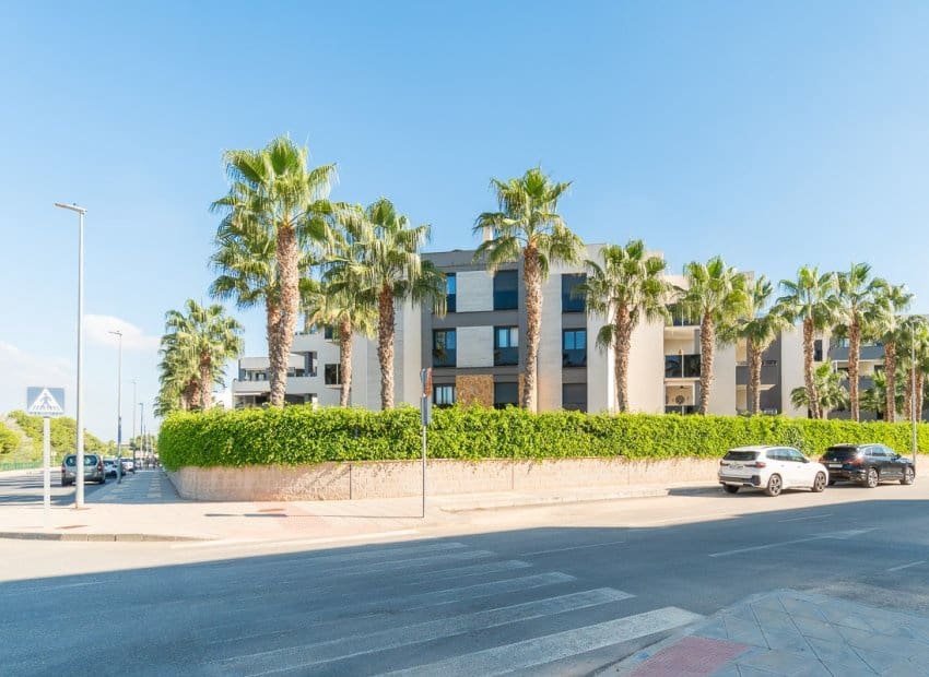 Apartamento de 2 habitaciones en Los Altos en venta con piscina garaje - 279.900 € (Ref: 10175808)