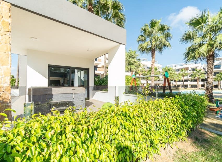 Apartamento de 2 habitaciones en Los Altos en venta con piscina garaje - 279.900 € (Ref: 10175808)