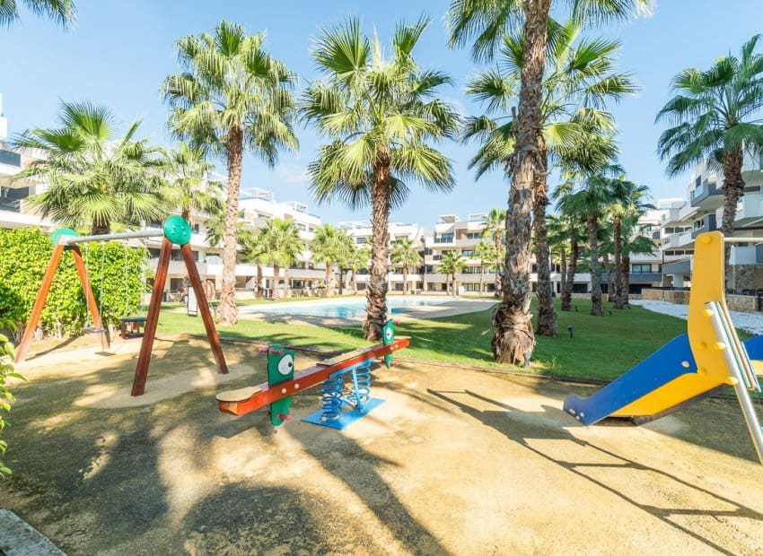 Apartamento de 2 habitaciones en Los Altos en venta con piscina garaje - 279.900 € (Ref: 10175808)