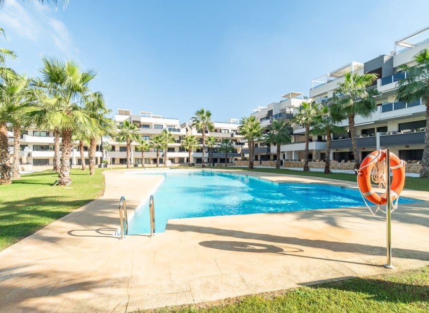 Apartamento de 2 habitaciones en Los Altos en venta con piscina garaje - 279.900 € (Ref: 10175808)