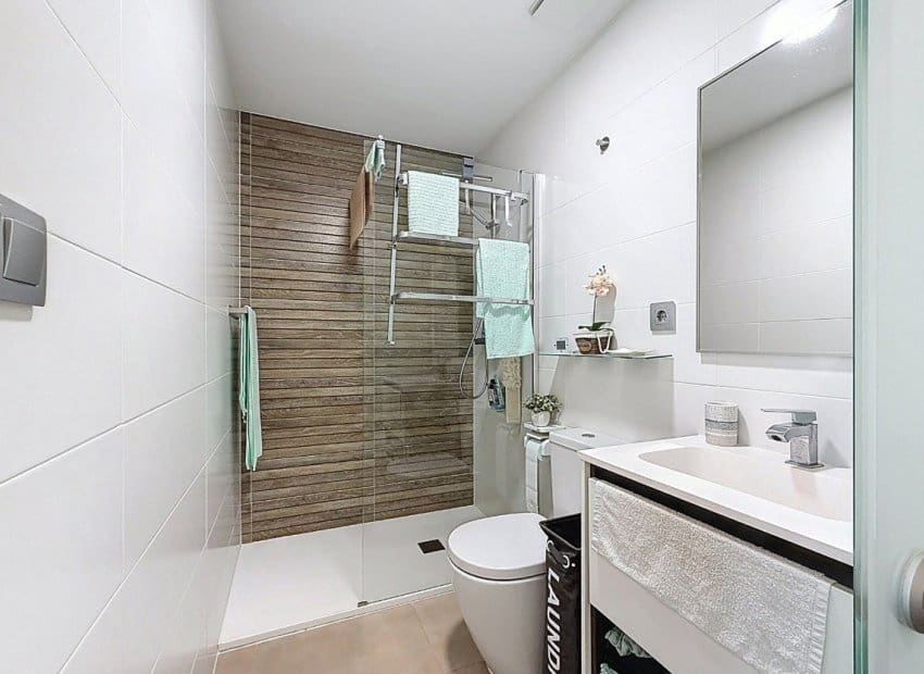 2 bedroom Apartment for sale in Vistabella with pool garage - € 249,900 (Ref: 10175809)