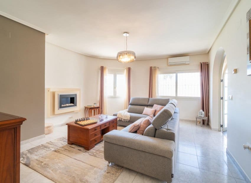 3 soverom Villa til salgs i Playa Flamenca med svømmebasseng garasje - € 520 000 (Ref: 10175811)