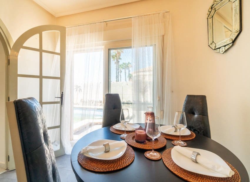 3 soverom Villa til salgs i Playa Flamenca med svømmebasseng garasje - € 520 000 (Ref: 10175811)