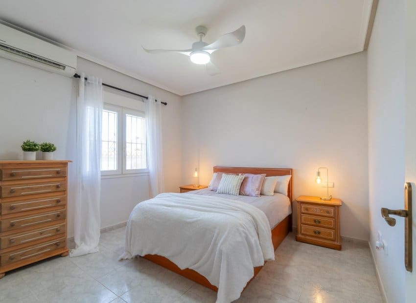 3 soverom Villa til salgs i Playa Flamenca med svømmebasseng garasje - € 520 000 (Ref: 10175811)