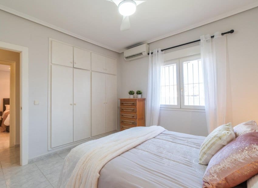 3 soverom Villa til salgs i Playa Flamenca med svømmebasseng garasje - € 520 000 (Ref: 10175811)