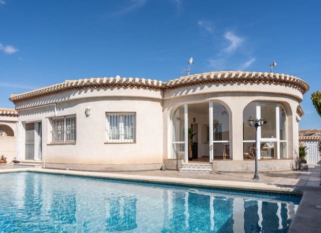 3 soverom Villa til salgs i Playa Flamenca, Orihuela med svømmebasseng garasje - € 520 000 (Ref: 10175811)