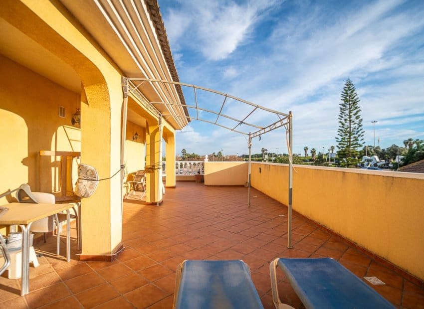 Chalet de 6 habitaciones en Los Balcones en venta con piscina - 580.000 € (Ref: 10175812)