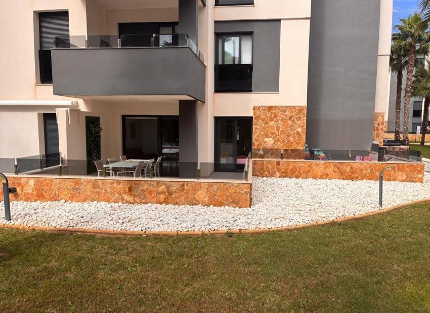 2 soverom Leilighet til salgs i Los Altos med svømmebasseng garasje - € 259 900 (Ref: 10175813)
