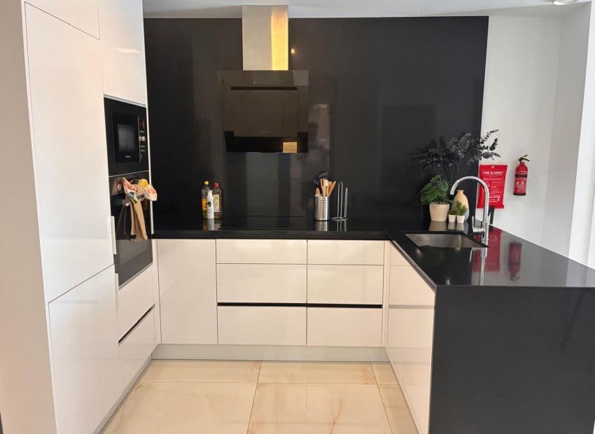 2 soverom Leilighet til salgs i Los Altos med svømmebasseng garasje - € 259 900 (Ref: 10175813)