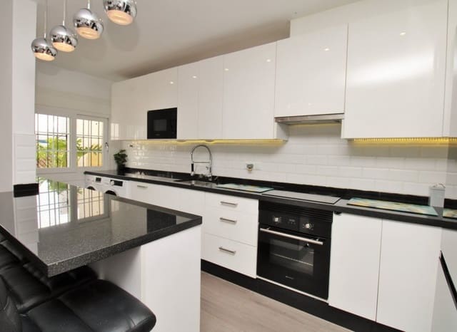 3 quarto Casa em Banda para venda em Villamartin, Orihuela com piscina - 289 000 € (Ref: 10175820)