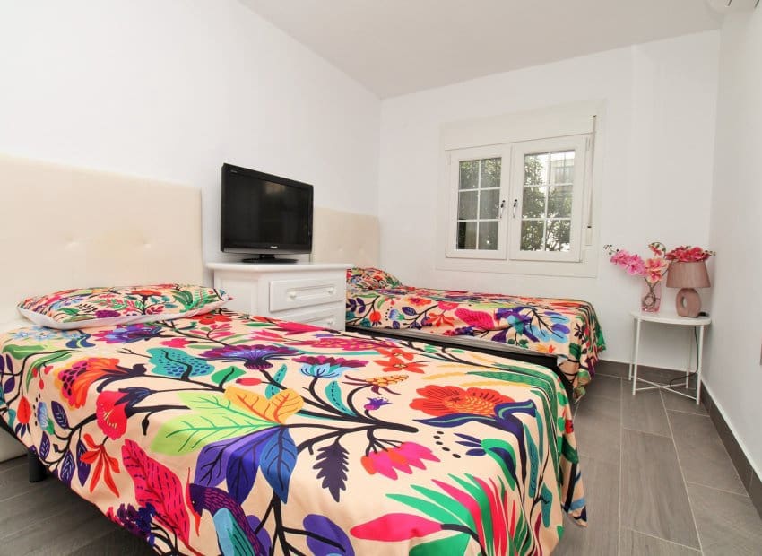3 slaapkamer Huis te koop in Villamartin met zwembad - € 289.000 (Ref: 10175820)