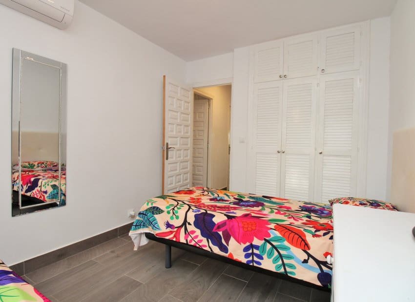 3 slaapkamer Huis te koop in Villamartin met zwembad - € 289.000 (Ref: 10175820)