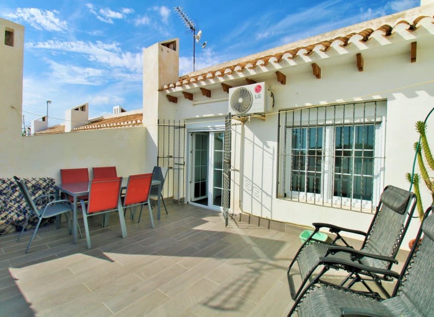 3 slaapkamer Huis te koop in Villamartin met zwembad - € 289.000 (Ref: 10175820)