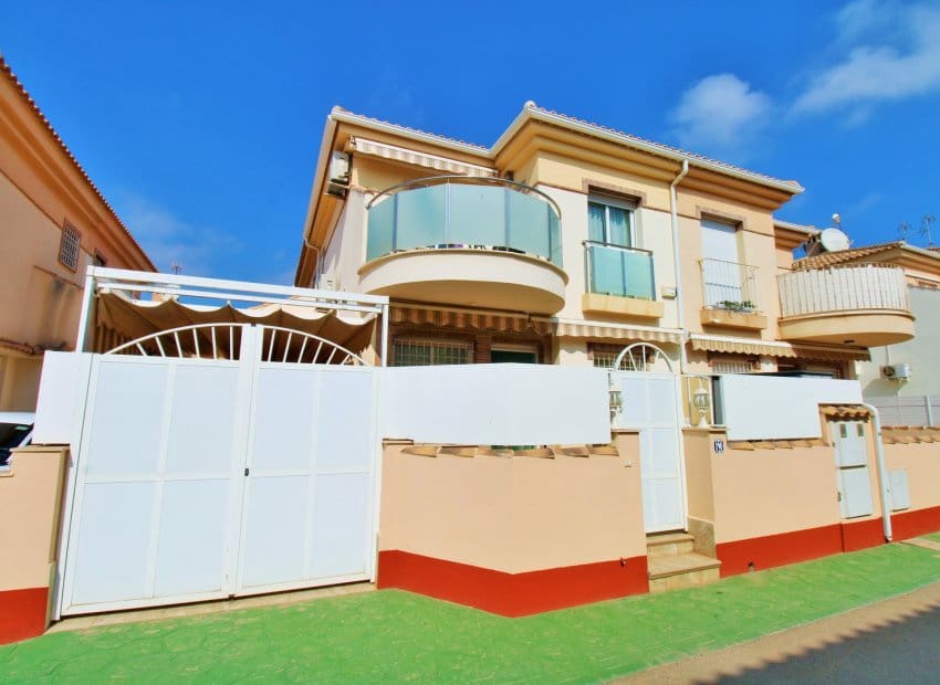 3 chambre Maison de Ville à vendre à Playa Flamenca avec piscine garage - 225 000 € (Ref: 10175821)