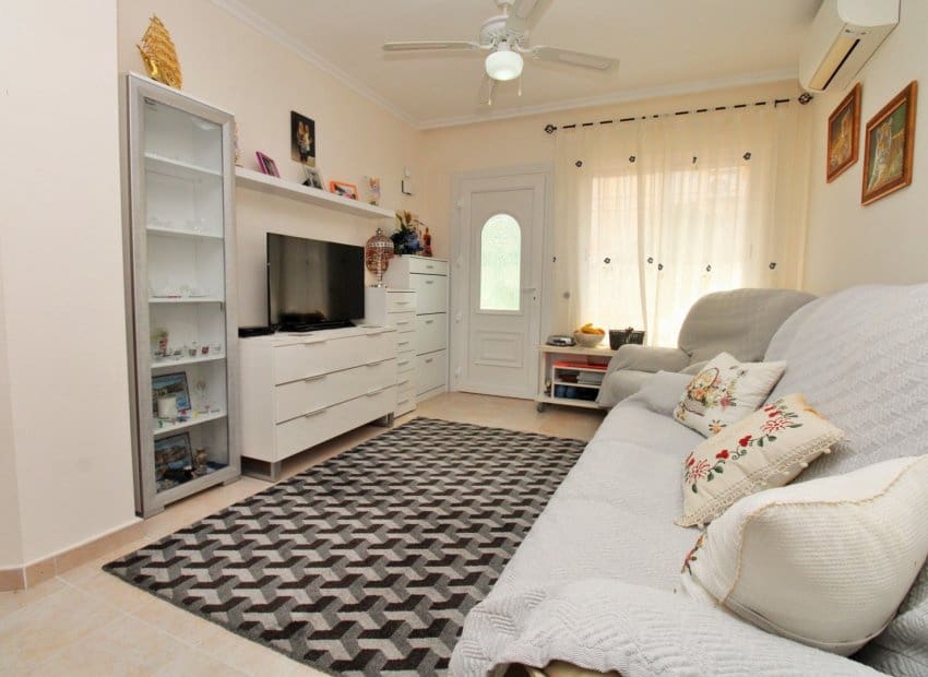 3 chambre Maison de Ville à vendre à Playa Flamenca avec piscine garage - 225 000 € (Ref: 10175821)