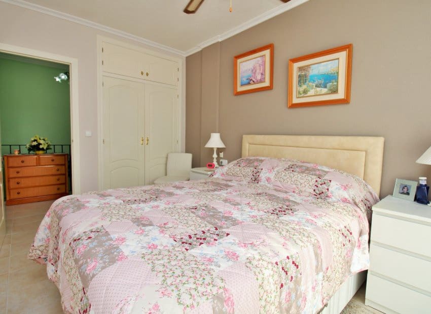 3 chambre Maison de Ville à vendre à Playa Flamenca avec piscine garage - 225 000 € (Ref: 10175821)