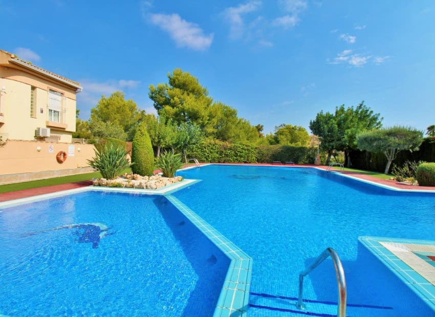 3 chambre Maison de Ville à vendre à Playa Flamenca avec piscine garage - 225 000 € (Ref: 10175821)