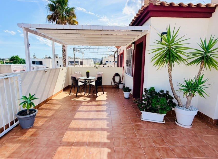 2 slaapkamer Villa te koop in Daya Vieja met zwembad - € 179.000 (Ref: 10175823)