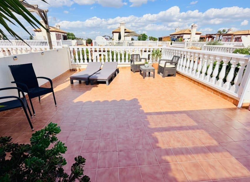 2 slaapkamer Villa te koop in Daya Vieja met zwembad - € 179.000 (Ref: 10175823)