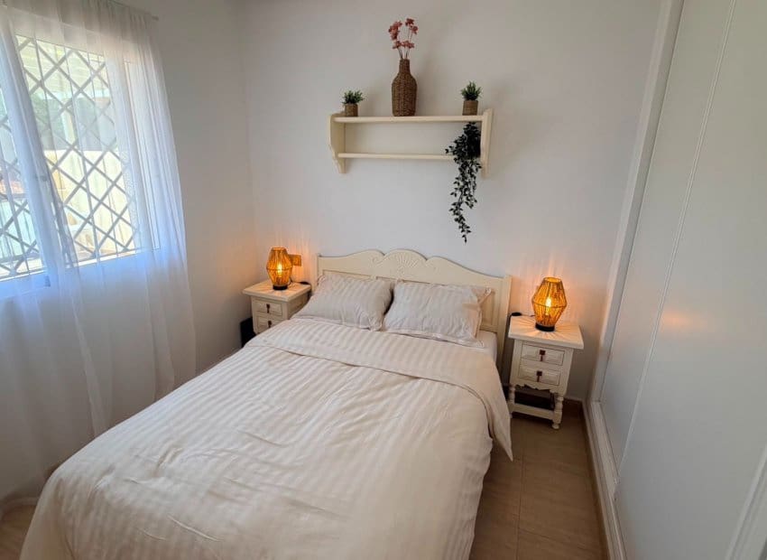 2 sypialnia Willa na sprzedaż w Los Montesinos z basenem garażem - 168 000 € (Ref: 10175825)