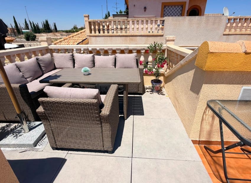 2 sypialnia Willa na sprzedaż w Los Montesinos z basenem garażem - 168 000 € (Ref: 10175825)
