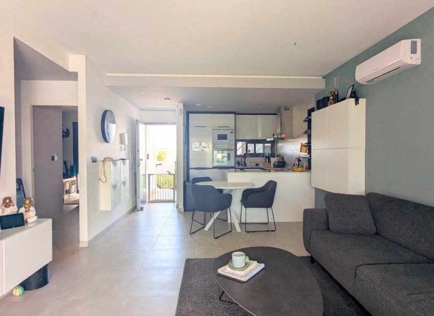 3 soverom Leilighet til salgs i El Raso med svømmebasseng garasje - € 309 750 (Ref: 10175828)