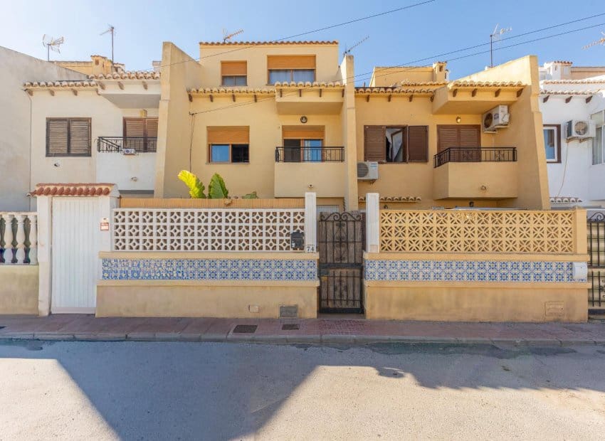 2 soverom Leilighet til salgs i Los Balcones med svømmebasseng - € 195 000 (Ref: 10175829)