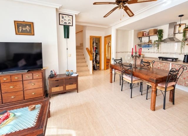 Chalet de 3 habitaciones en La Florida, Orihuela en venta con piscina - 349.995 € (Ref: 10175831)